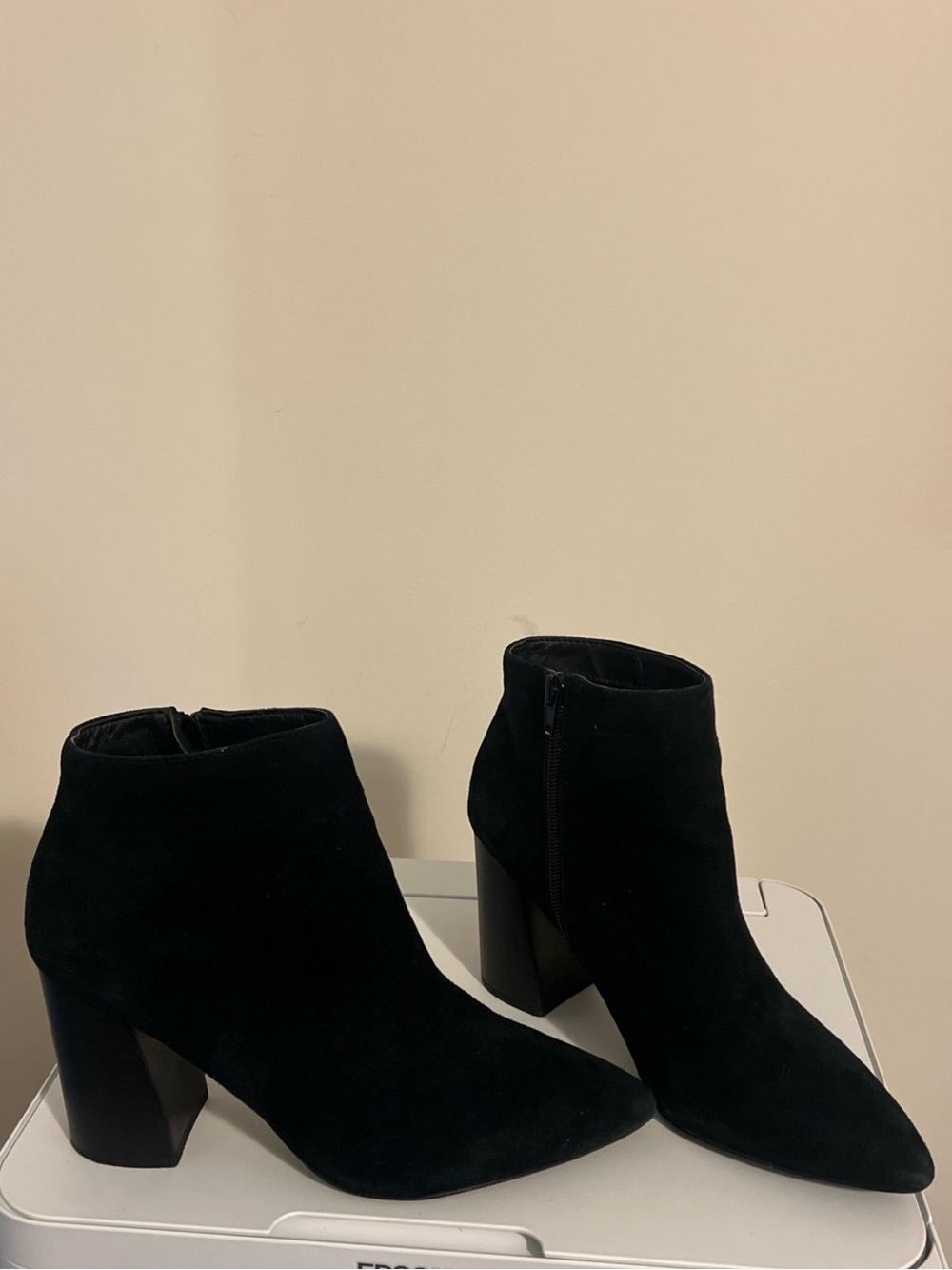 Steve Madden Black Suede Ankle Bootie Block Heel Women’s Sz 9M